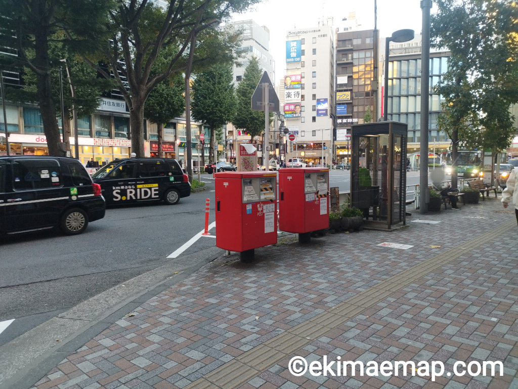 JR恵比寿駅西口の郵便ポスト
